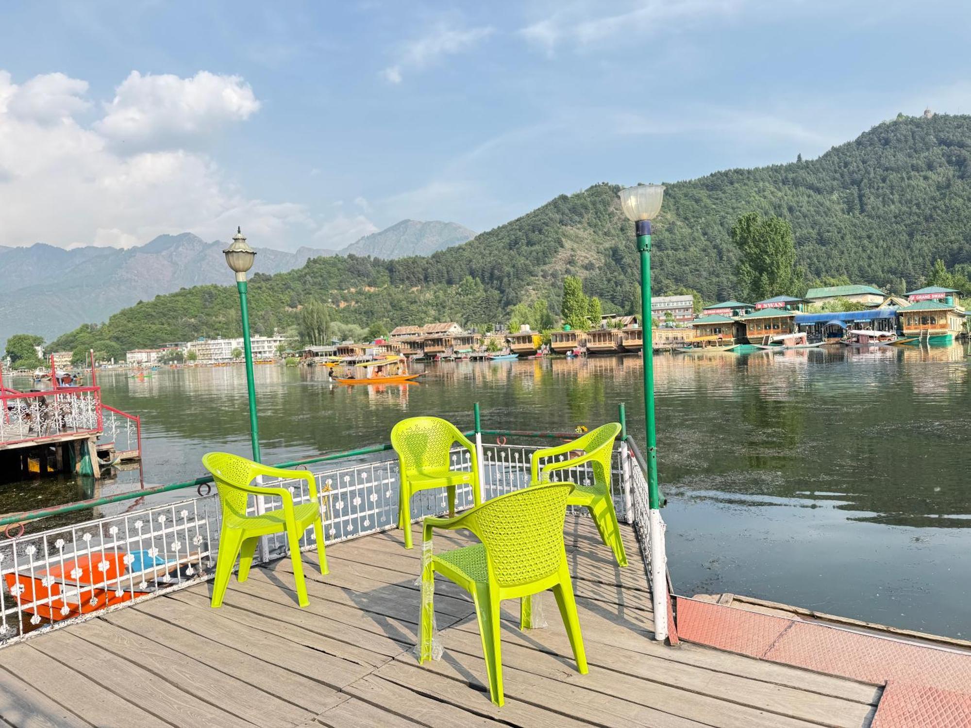 New Sea Palace Houseboats Srinagar  Exterior photo