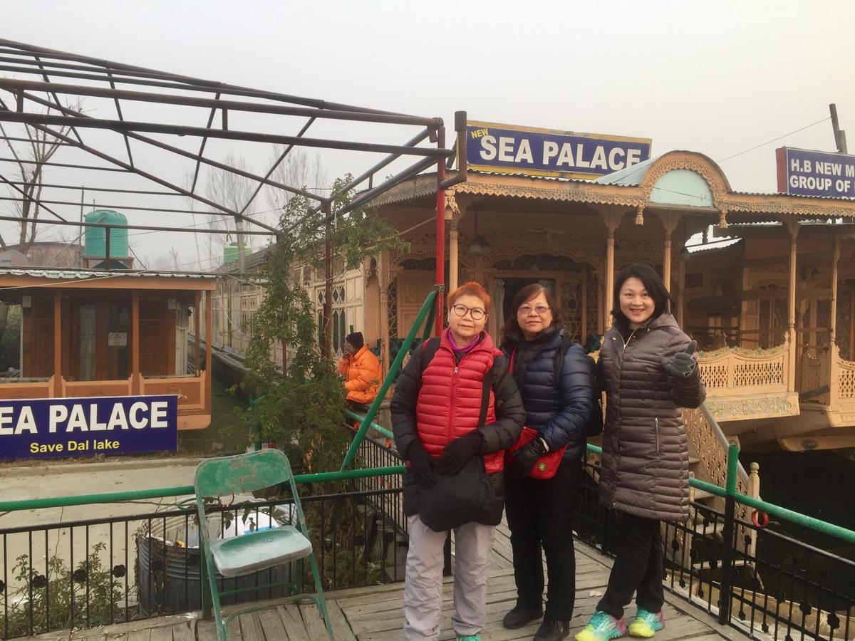 New Sea Palace Houseboats Srinagar  Exterior photo